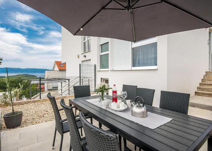 3 Bedroom Beautiful In Casa de Férias Njivice